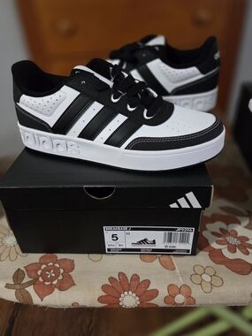 adidas Kids Black & White Three-Stripe Casual Sneakers